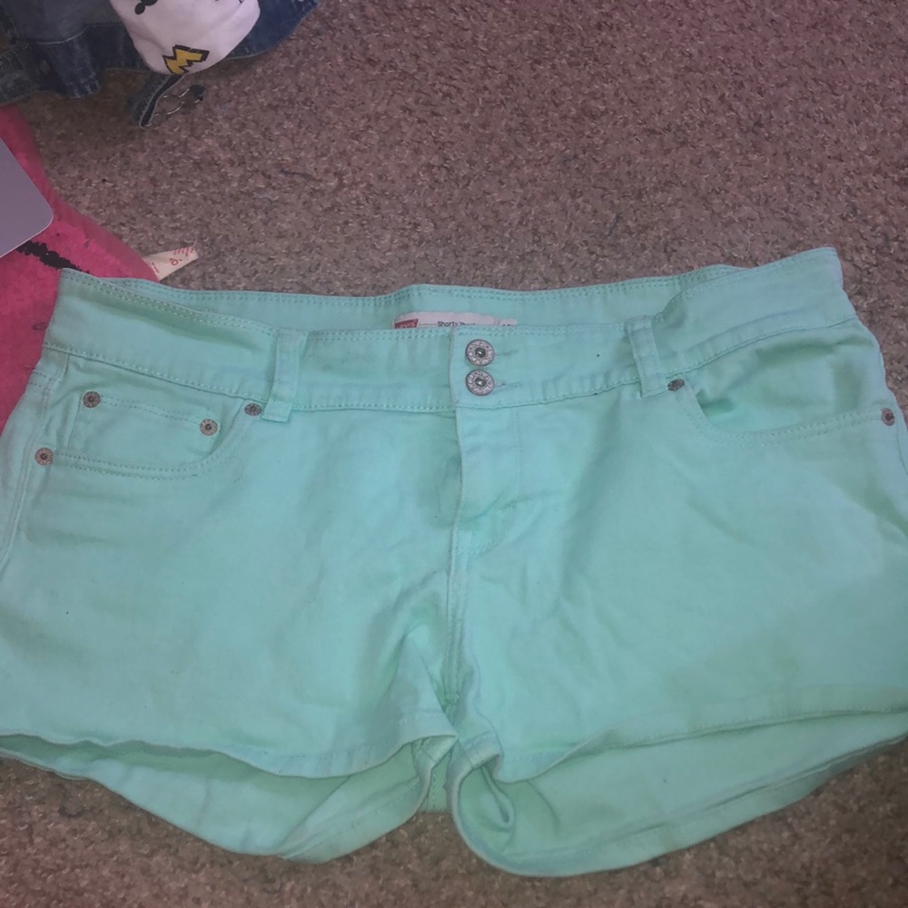 Levi’s shorty shorts
